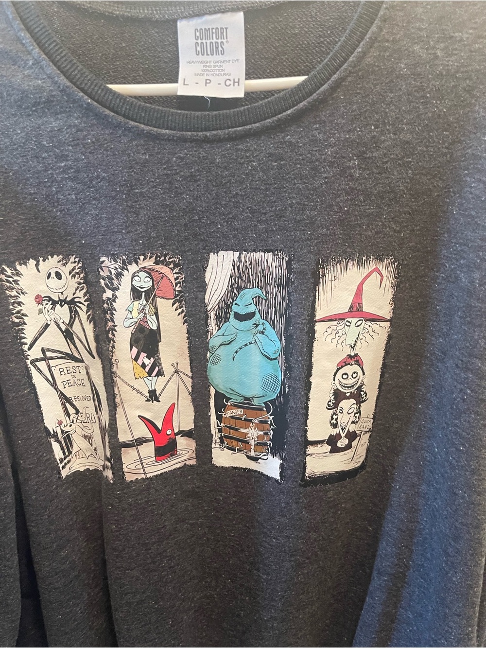 Comfort Colors unisex Gray Crewneck Sweatshirt Nightmare before Christmas - Picture 2 of 6